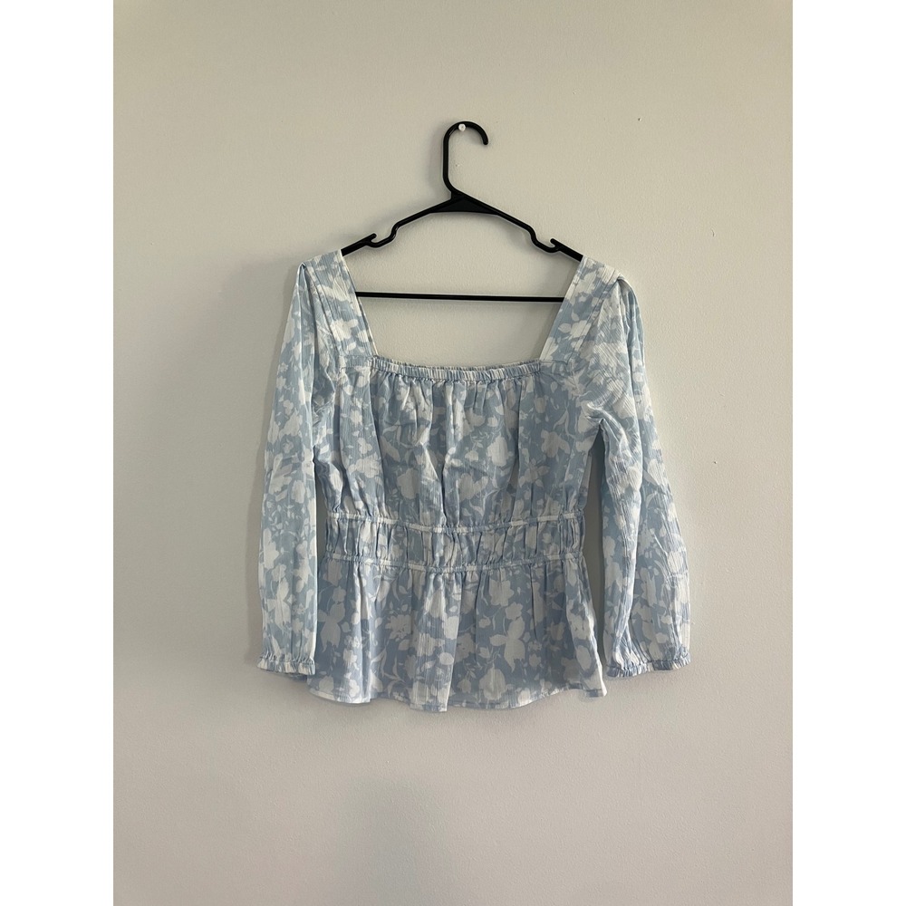 Free assembly 100% cotton blue & white floral babydoll top women's size small